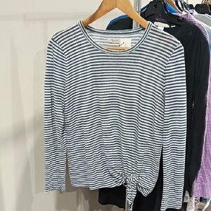Classic French Chic Madewell Blue and White Striped Long Sleeve Top Large